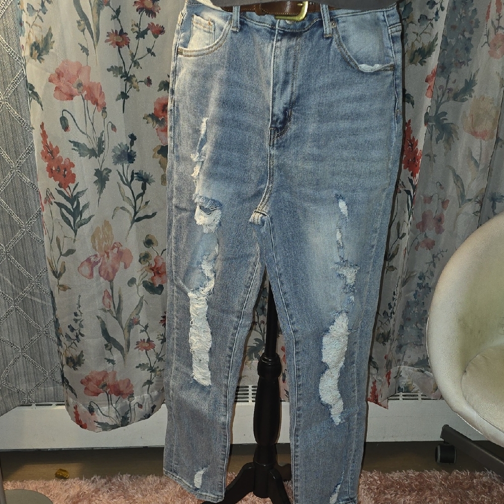 RISEN L.A Distressed Blue Jeans